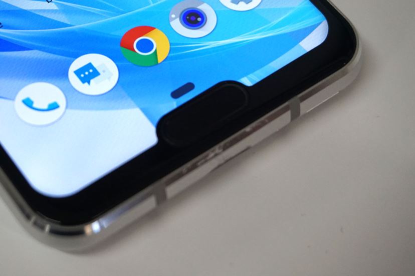 小さなボディに高性能を凝縮! シャープ「AQUOS R2 compact」が 小さなボディに高性能を凝縮! シャープ「AQUOS R2 compact」が