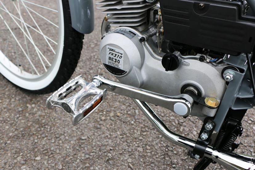 振り返られるほどのルックス！ 自転車のようなバイク「モペット」が