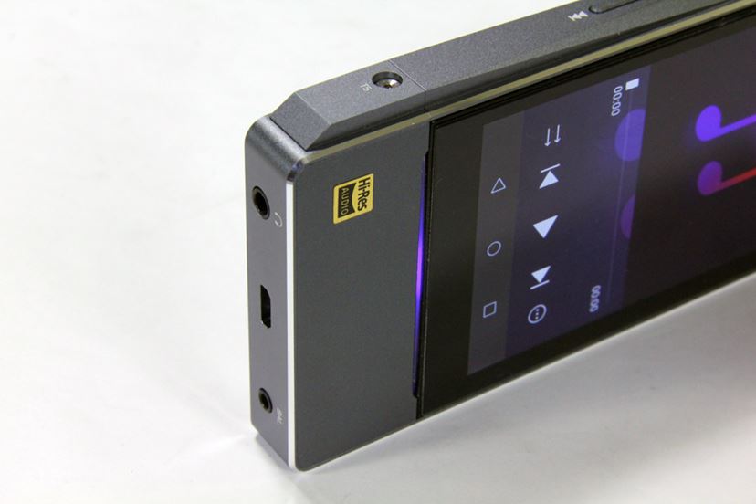 機能性のM？それとも音質のX？ 比べてわかったFiiOの最新