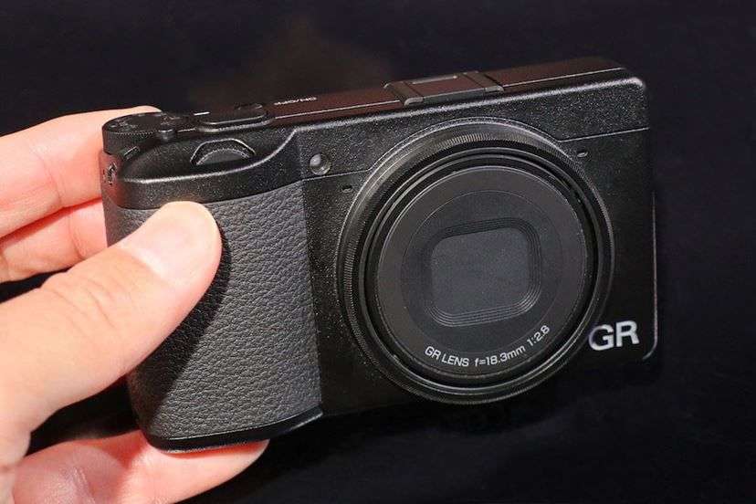 2019年春の発売まで待てない！ リコー「GR III」の試作機に触ってきた！ - 価格.comマガジン