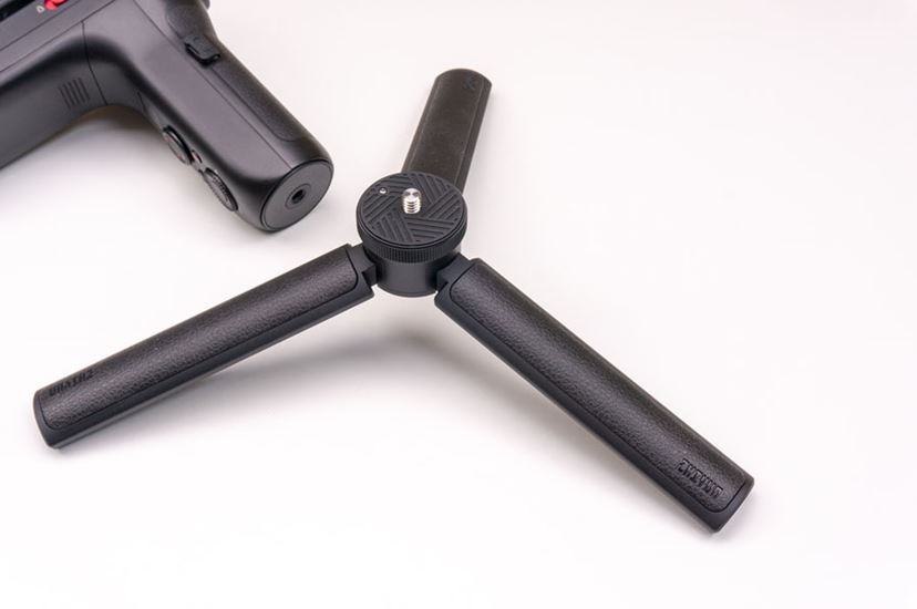 カメラ用ジンバルZhiyun「Weebill Lab」先行レビュー。つり下げ持ちで