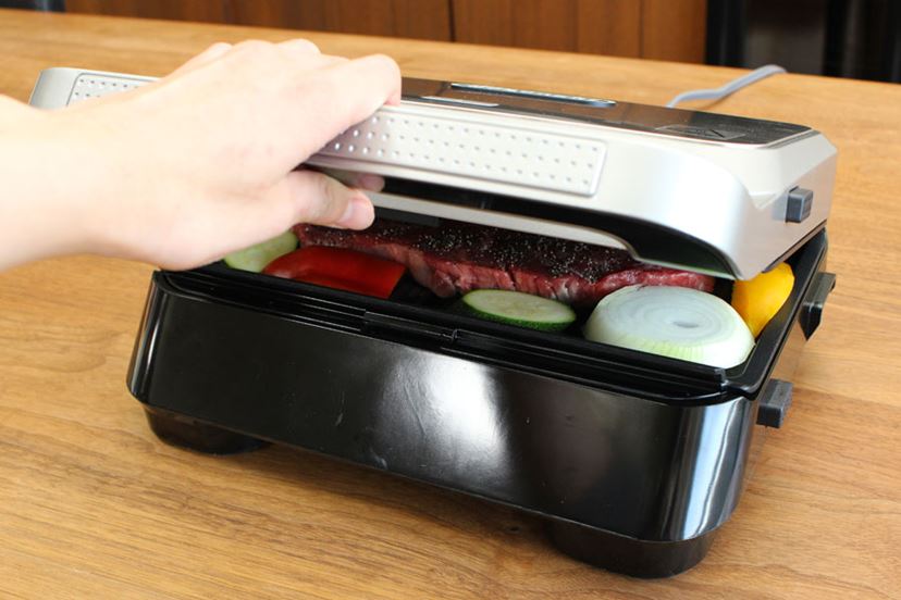 食卓にあると便利! コンパクトな“挟み焼き”ホットプレート 食卓にあると便利! コンパクトな“挟み焼き”ホットプレート
