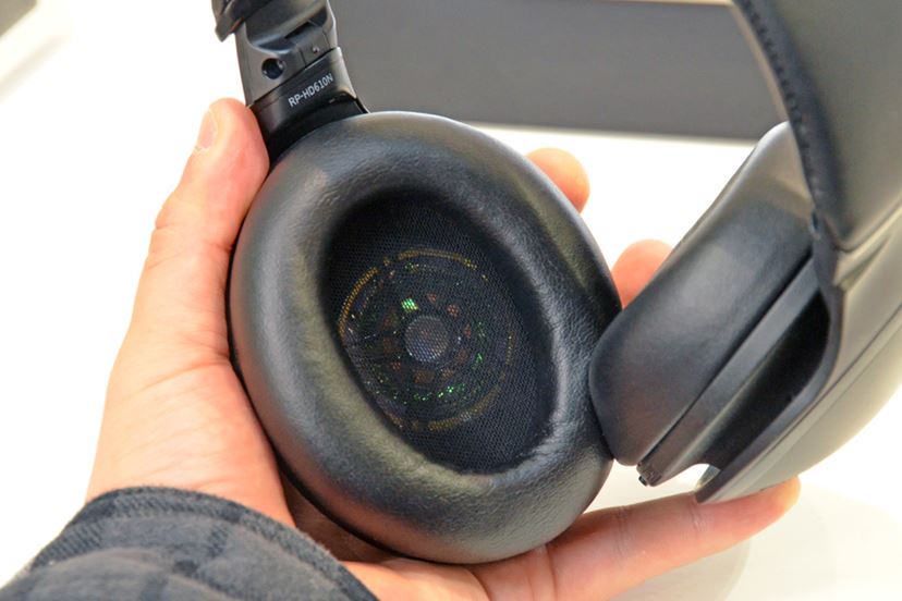 Googleアシスタントも使える！パナソニックのハイレゾ対応ノイキャンヘッドホン「RP-HD610N」 - 価格.comマガジン