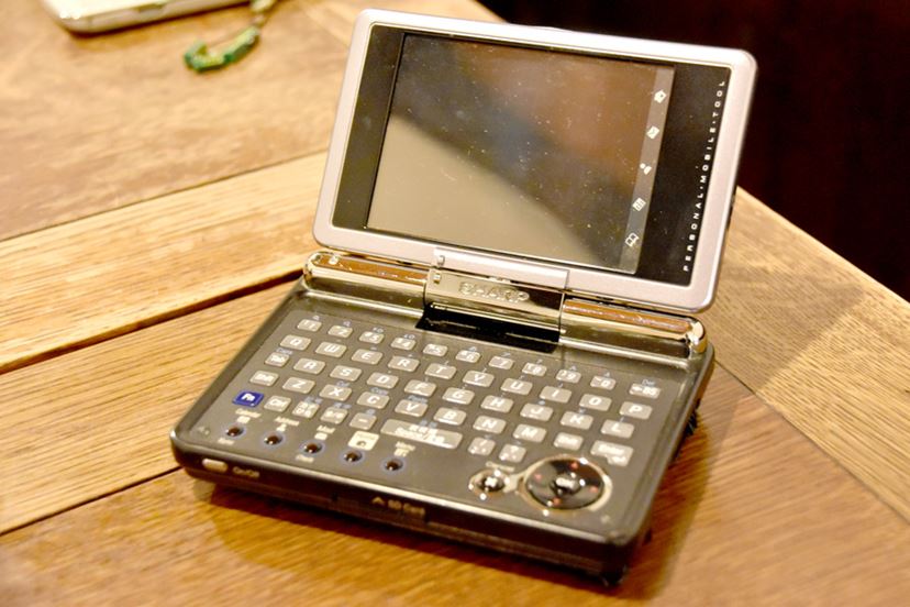 アキバの喫茶店で、はんだごて片手に改造！」あのころ、HP200LX