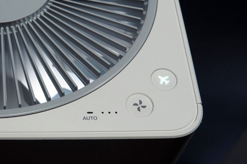 韓国まで見に行ってきた！ “光で見せる”バルミューダの空気清浄機