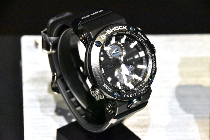 G-SHOCK」新作44本！ 注目は「カーボンモノコックケース」採用の「グラビティマスター」 - 価格.comマガジン