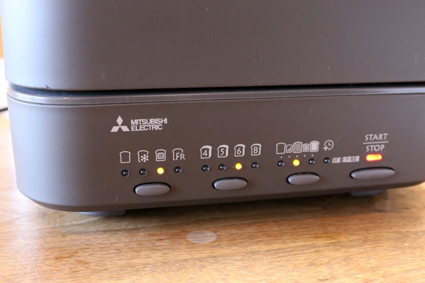 サクサクなのにやわらか！ 新食感トースター「三菱ブレッド