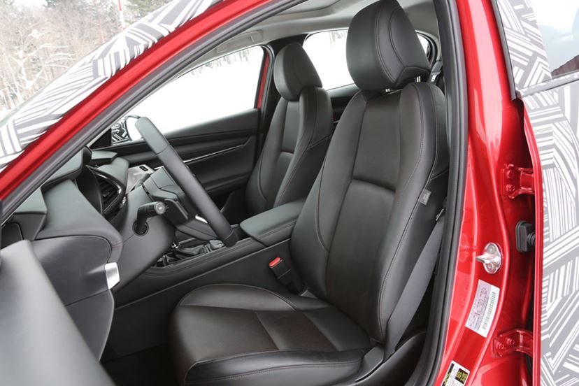 マツダ3 運転席、助手席シート　新車外し品 MAZDA：3 運転席 自動車部品販売事例 | フリーバード 自動車部品販売