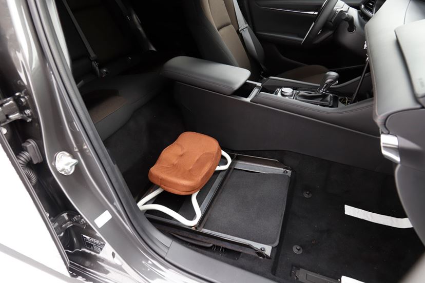 マツダ3 運転席、助手席シート　新車外し品 シート交換（マツダ MAZDA3 ファストバックハイブリッド・BP）by 吉三