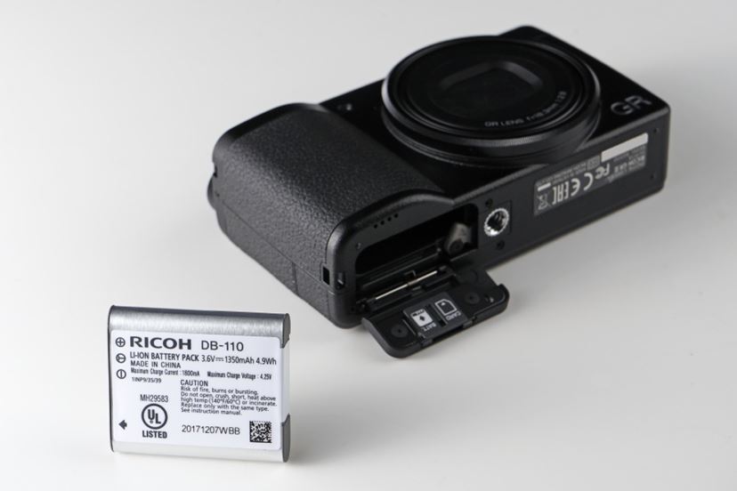 美品RIKOH GR DIGITAL III　ショット数僅か824回 ✨ショット数1632回で美品✨GR DIGITAL III 546 - メルカリ