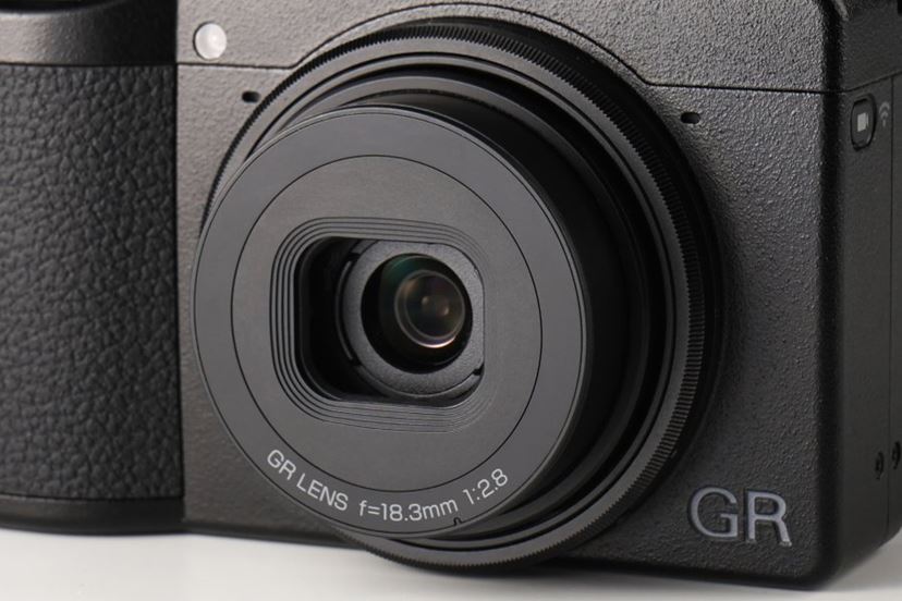 さらなる“深化”を遂げたスナップシューター、リコー「GR III」レビュー