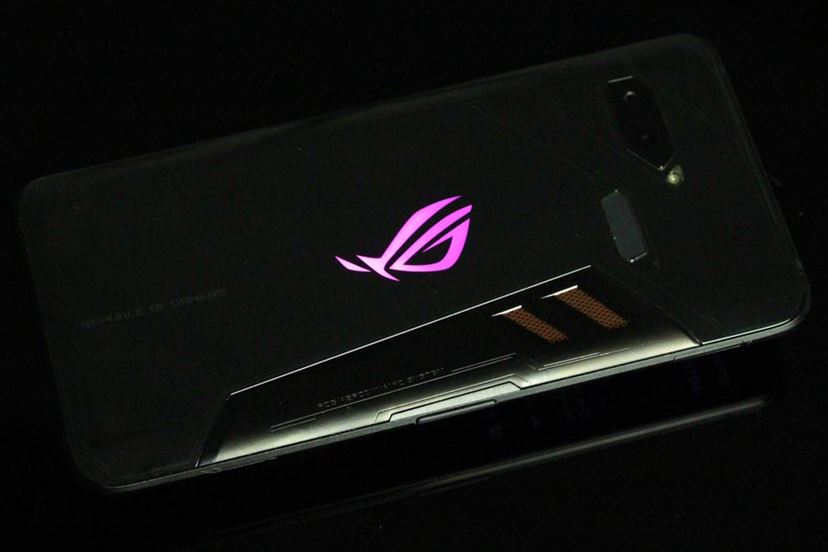 ASUSのゲーミングスマホ「ROG Phone」が単なるハイエンドスマホとは