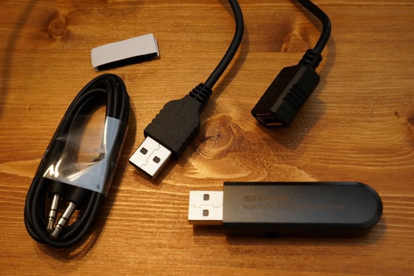 軽量ウェラブルネックスピーカー、シャープ「AN-SS1」 vs JVC「SP