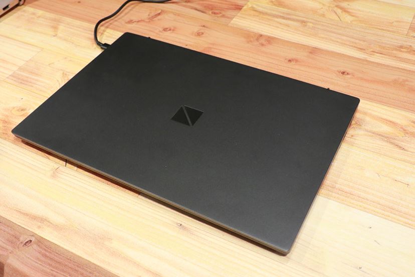 NECの新型ノートPC「LAVIE Pro Mobile」は世界最軽量にこだわら