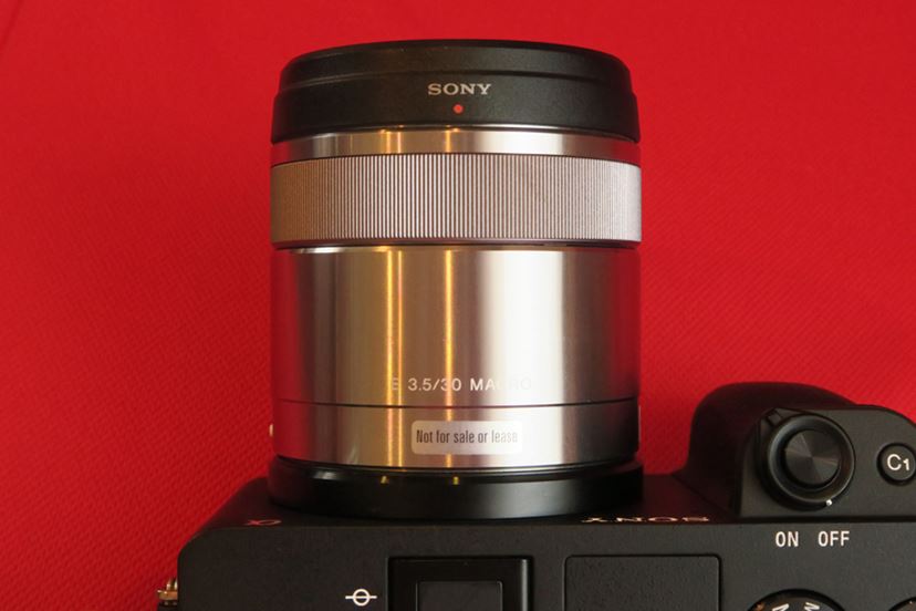 接近戦に持ってこい!? ソニー「α6400」の「リアルタイム瞳AF」の威力と