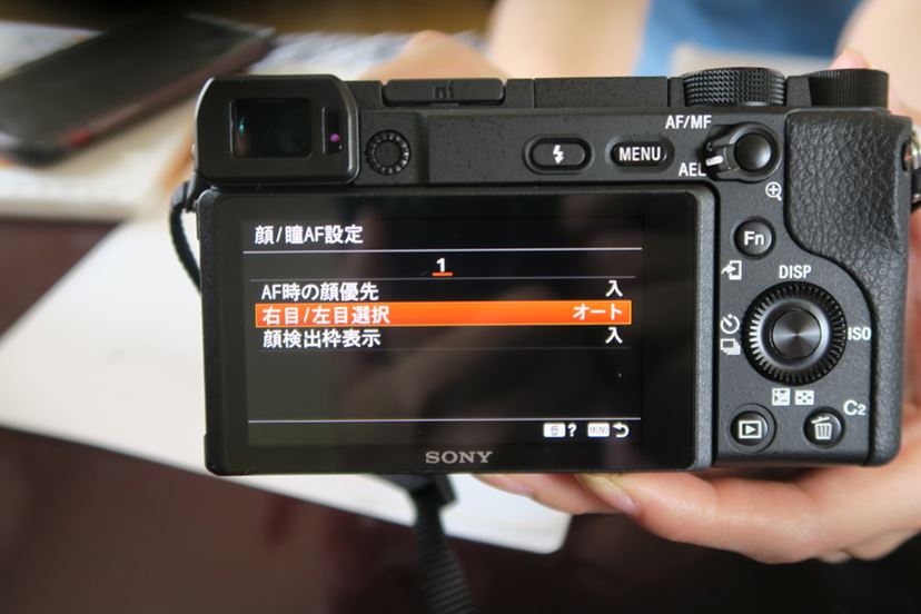 ソニー カメラ 人気 瞳 af