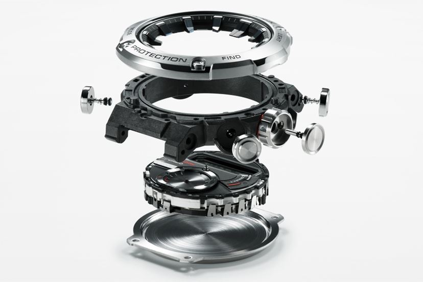 G-STEEL ソーラー カーボンコアガード構造 GST-B200-1AJF G-SHOCK」のメタルウォッチ「G-STEEL」が軽く、強く、小さくなっ