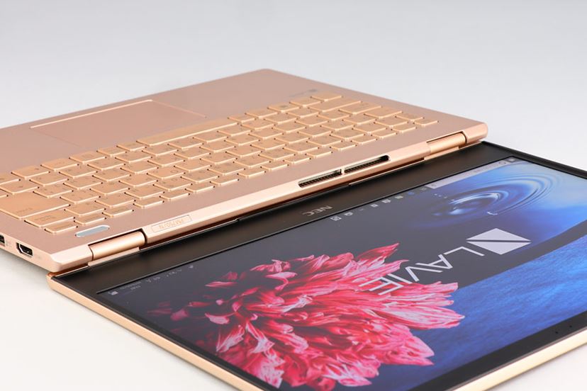 脱“世界最軽量で完成度アップ！ 王道モバイルノート「LAVIE Pro