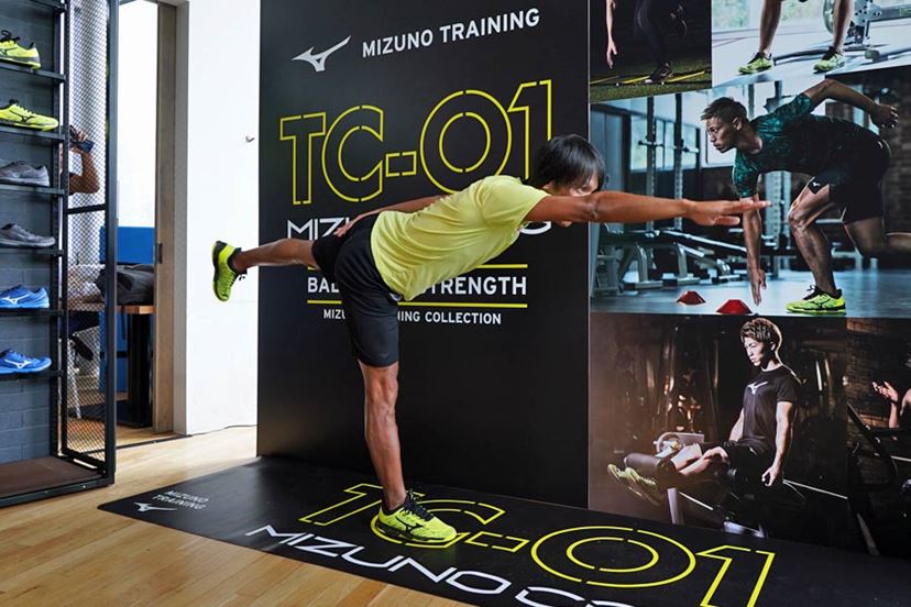 Mizuno トレーニングシューズ TC-01ブラック Mizuno Men's Tc-01 Training Shoe, Size 7.5, Black-Grey (9091