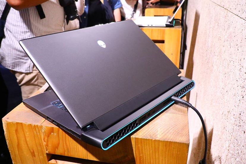 デル、スリム＆パワフルなゲーミングノートPC「NEW ALIENWARE m15/m17