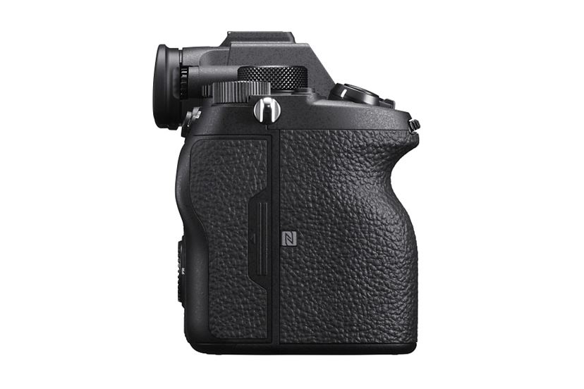 ソニー「α7R IV」が国内でも発表！ 世界初の6100万画素フル