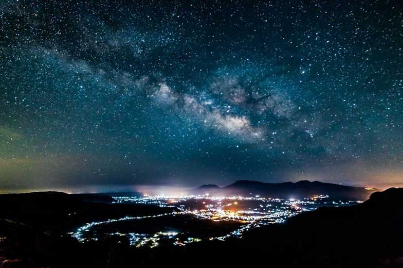 ARを利用する星空観察アプリで夜空にきらめく星々を堪能しよう