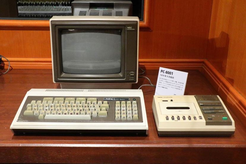 NECが40周年記念モデル「LAVIE Pro Mobile」発表。PC-8001の記念