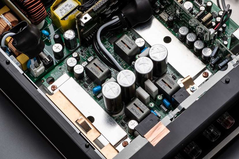 最新世代DDFA搭載でBTL構成! デノンの小型ネットワーク 最新世代DDFA搭載でBTL構成! デノンの小型ネットワーク