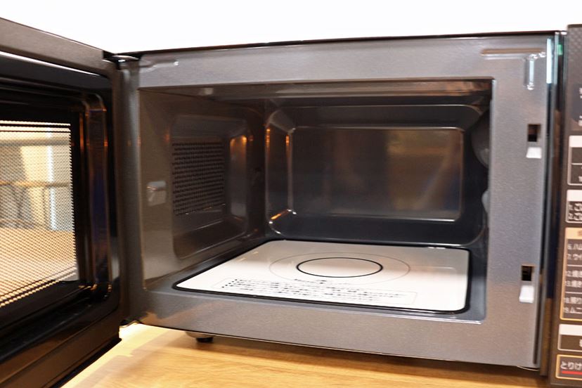 フライパンで焼いたような料理ができる容器付き「かんたん両面焼き