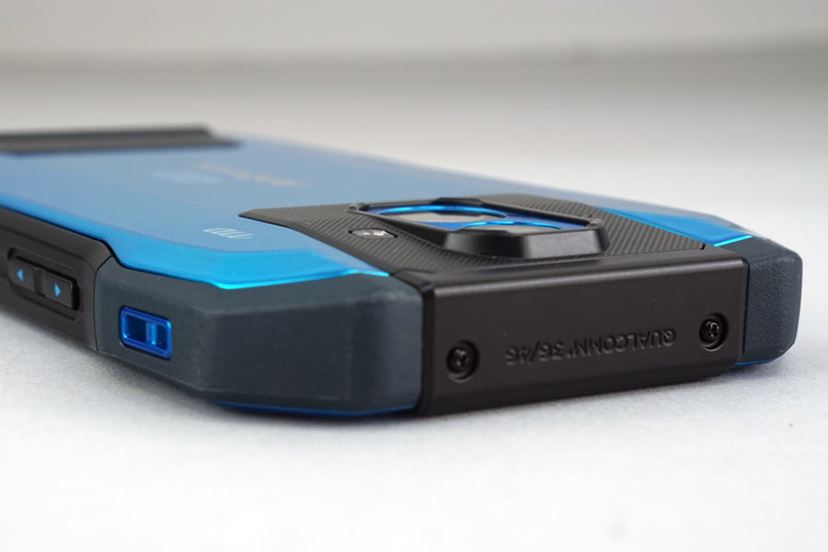 auのタフネススマホ「TORQUE G04」発売前レビュー - 価格.com