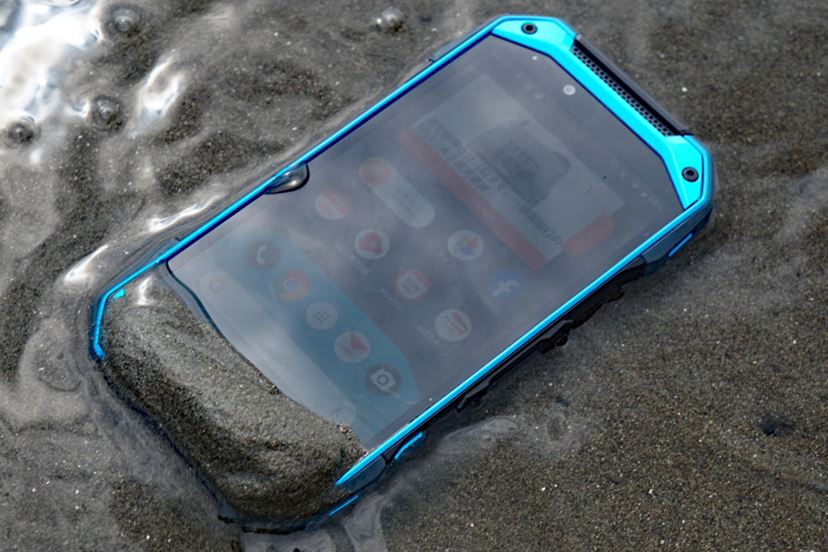auのタフネススマホ「TORQUE G04」発売前レビュー - 価格.com