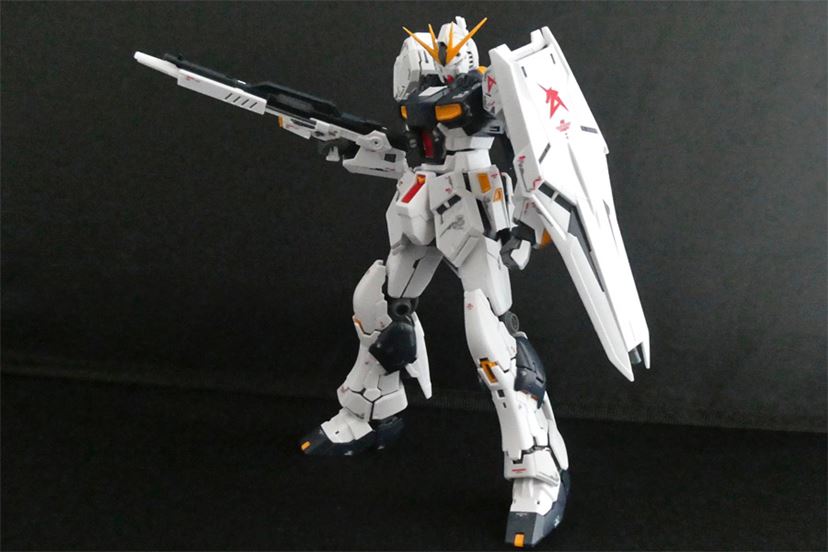 RG νガンダム」は今年の最高傑作ガンプラだ！ 組み立ててわかっ
