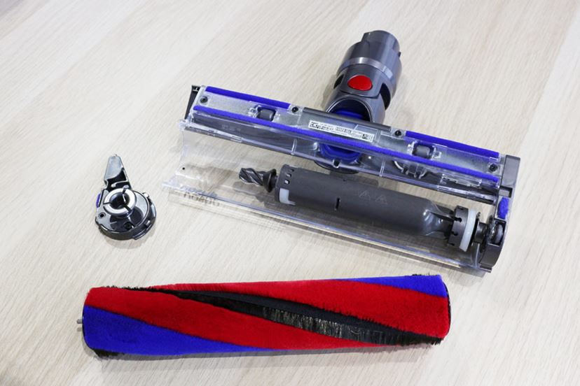 強い”のに小さくて軽くて静か！ ダイソンの日本専用「Dyson V8