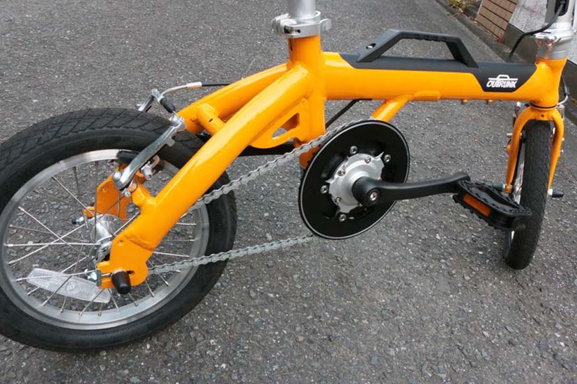 30秒かからずに輪行準備完了！ モバイルバッテリーで走る電動アシスト自転車「アウトランクe」 - 価格.comマガジン