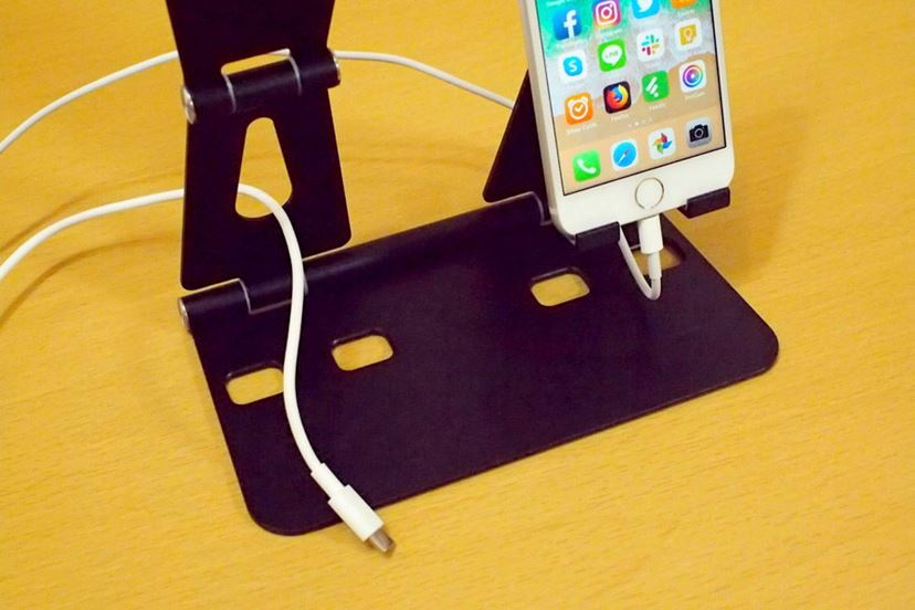 スマートフォンを2台置ける大型のスマホスタンドを買ってみた！ - 価格