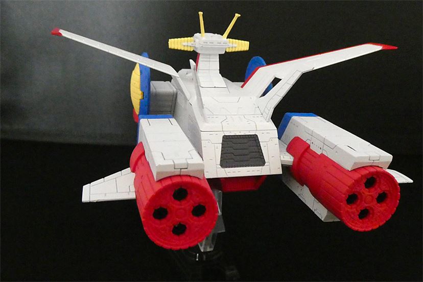 大人向け。ガンダムの母艦「ホワイトベース」が精密造形＆発光