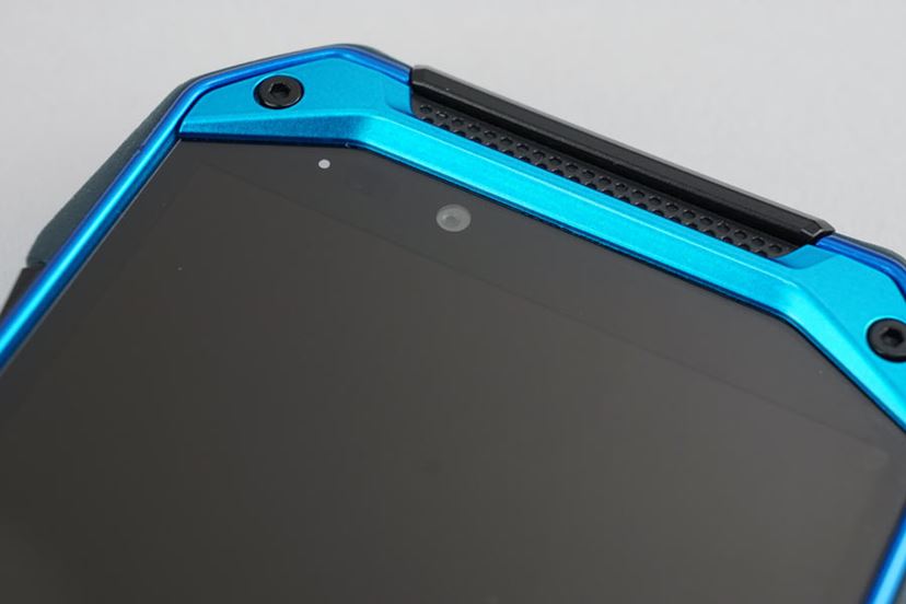 TORQUE G04 スマートフォン 青 デュアルカメラ 手ブレと暗所に強いカメラ | TORQUE® G04 | 製品情報