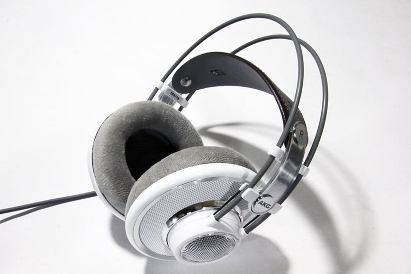 澪ホン”復活！？ 再発売されたAKG「K701」を、オーストリア製と比較する - 価格.comマガジン