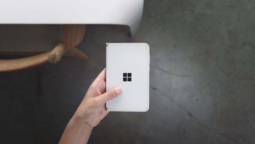 スマートフォン本体 Microsoft dou マイクロソフトの2画面端末「Surface Duo」は、“スマートフォン