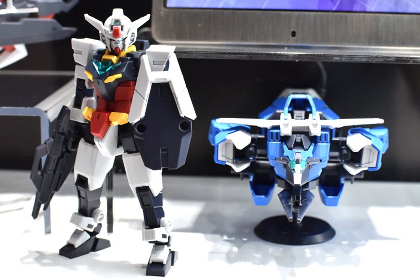 赤いゼータガンダム」がまだ買える！ 「ウェイブライダー」への変形も