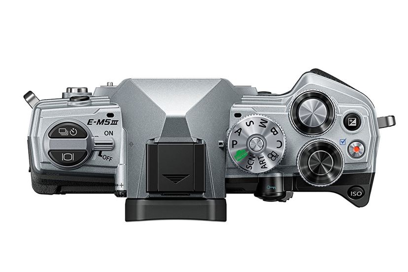 ファン待望の新モデル！ オリンパス「OM-D E-M5 Mark III」登場