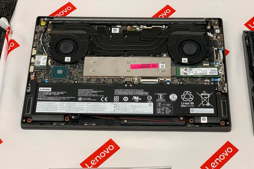 レノボ、顔を向けるだけでカーソルを移動できる「Yoga S940 レノボ、顔を向けるだけでカーソルを移動できる「Yoga S940