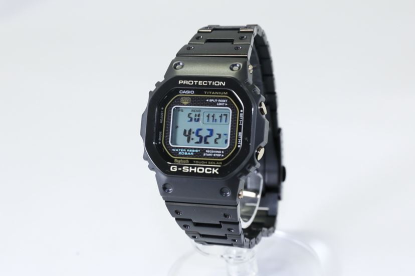 G-SHOCK」からフルチタンの「5000」が初登場！ レーザー彫りの