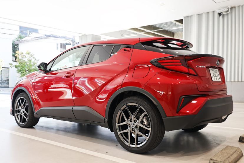 ノーマルとの違いに驚く！ トヨタ「C-HR」のスポーツモデル“GR SPORT”に試乗 - 価格.comマガジン