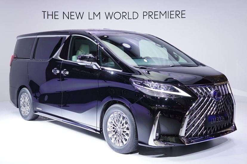 レクサス初の超高級ミニバン「LM」。価格は驚きの2,345万円！ - 価格