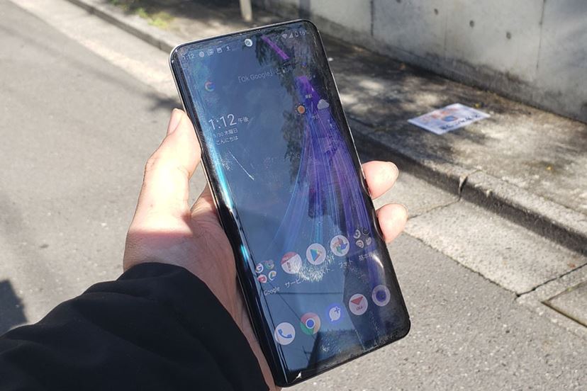 日常の使い勝手とゲーム用途を両立させた、和風ゲーミングスマホ