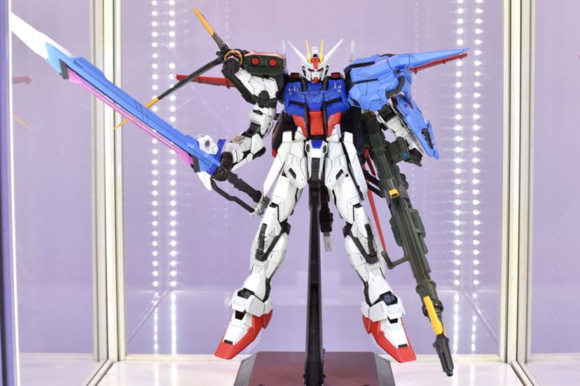 フルアーマー仕様のZZガンダム”!? 「FAZZ」がMG Ver.Kaで立体化