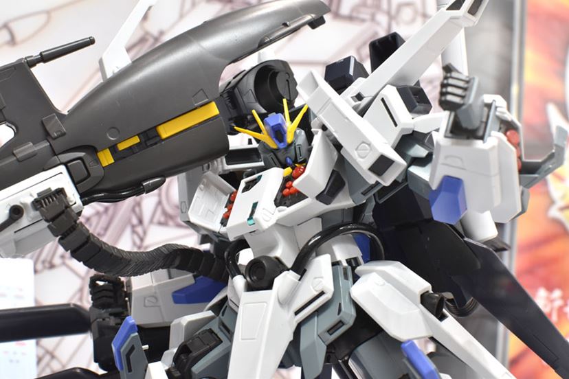 フルアーマー仕様のZZガンダム”!? 「FAZZ」がMG Ver.Kaで立体化 - 価格.comマガジン