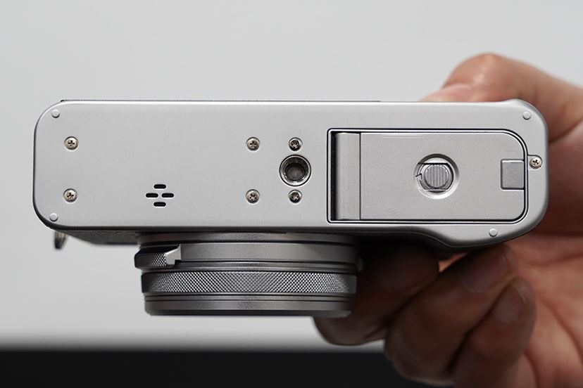 デジタルカメラ FUJIFILM X100V Amazon.com : Fujifilm X100V Digital Camera - Silver : Electronics