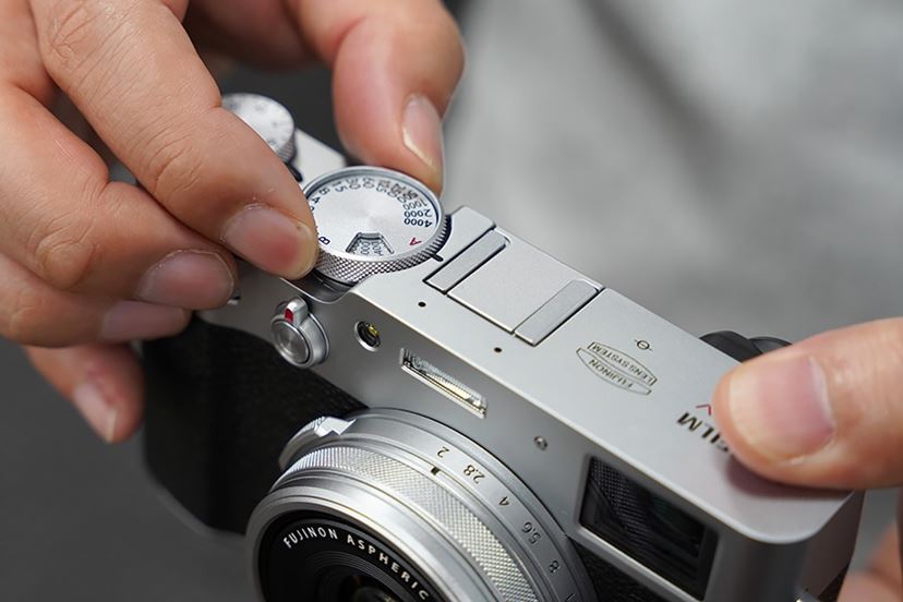 富士フイルム - 富士フイルム X100V X100 コンデジ　おまけつき FUJIFILM 『新品』FUJIFILM (富士フィルム) X100VI [ブラック